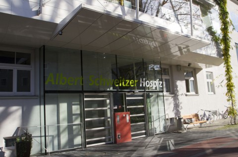 Im Albert-Schweitzer-Hospiz gibt es zwölf Einzelzimmer und ein Tageshospiz