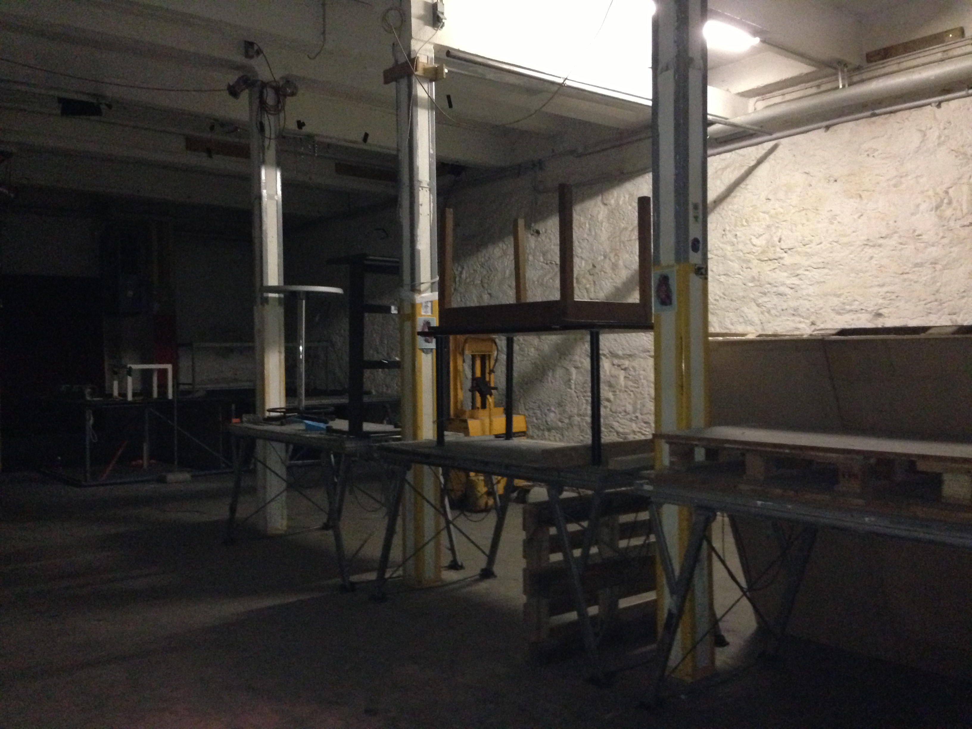 Die Veranstaltungsräume der Papierfabrik sind leer. Leer um wieder voll zu werden. Die Vorbereitungen für die „Protestveranstaltung zum neuen Veranstaltungsgesetz“ Ende September sind im Gange: