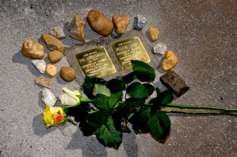 Goldene Stolpersteine im Annenviertel. Mit freundlicher Genehmigung des Vereins für Gedenkkultur in Graz
