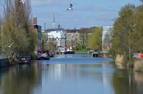 Ein Fluss als Grenze – in Hamburg ist es die Elbe © wilhelmsburgonline.de