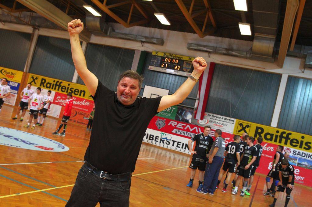Handballmastermind Michael Schweighofer hat allen Grund zum feiern Foto: Olaf Hemsen