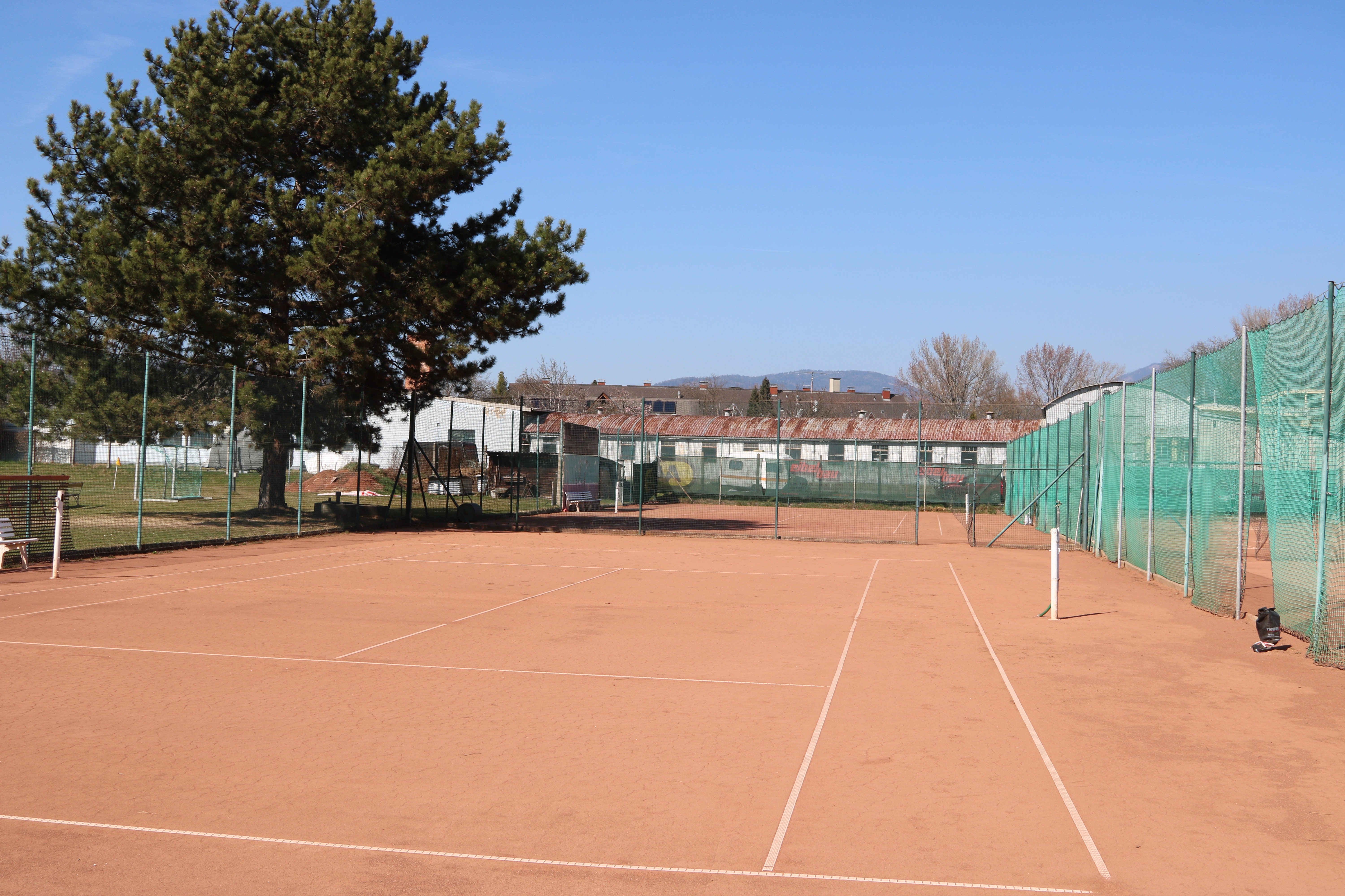 Der Tennisplatz des Ak Austria Asv Puch