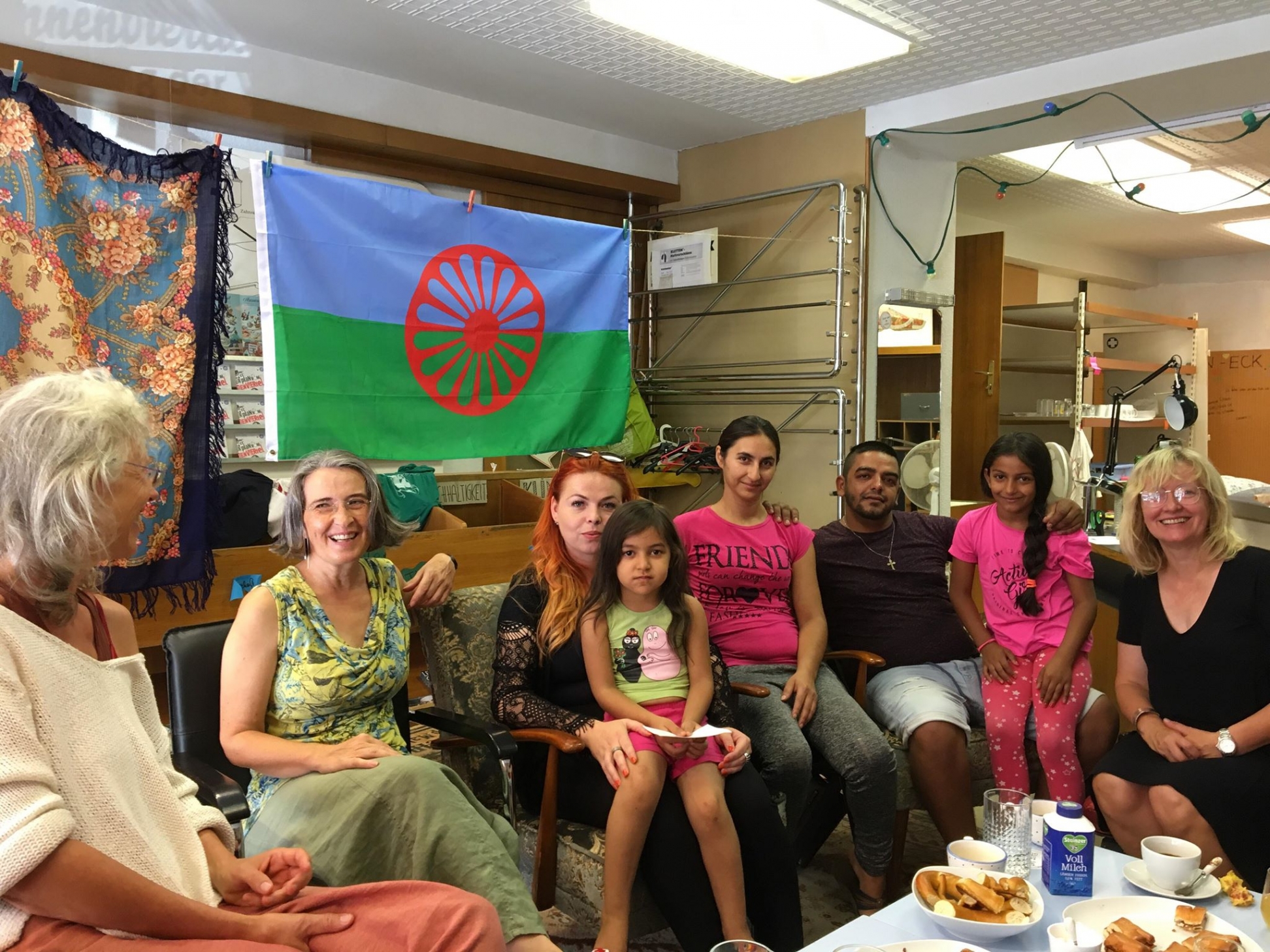 Romacafé im Annenviertler Büro zur Rettung der Welt