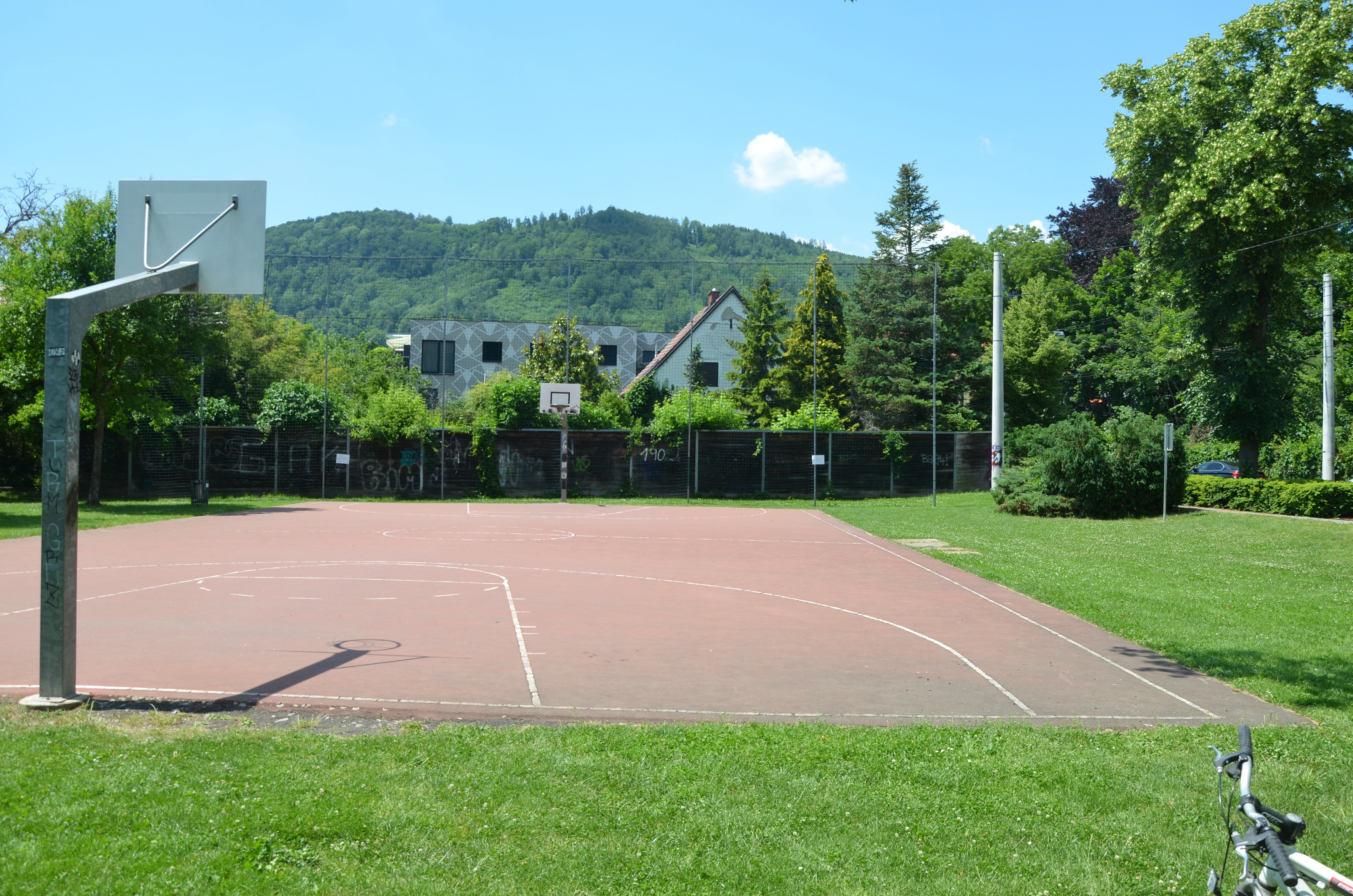 Basketballplatz Bezirkssportplatz Schutzengelkirche