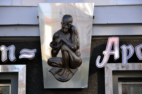 Der Mohr als Medizinmann, ein Symbol für Stärke und Weisheit.