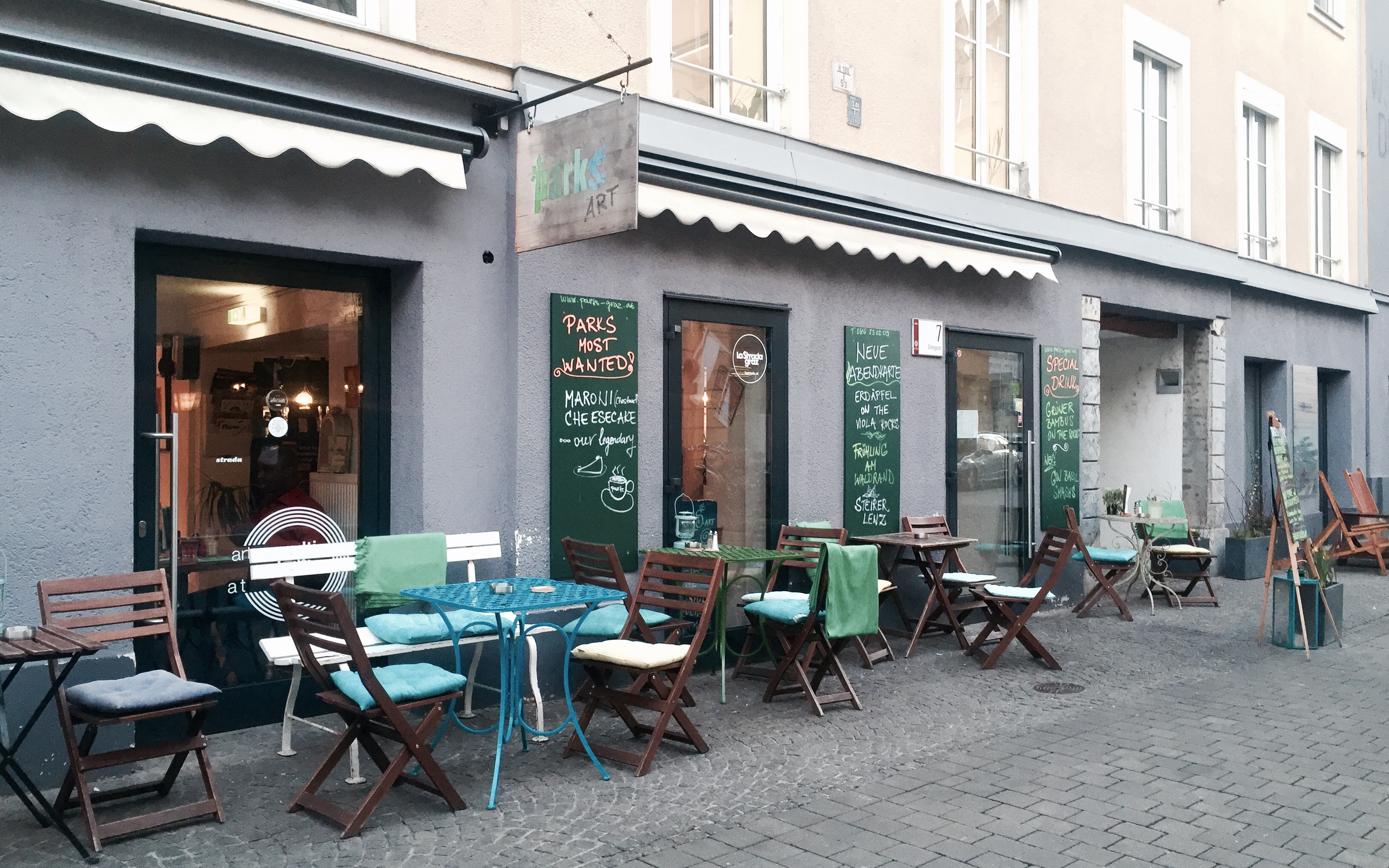 Ein schöner Gastgarten lädt zum Verweilen ein