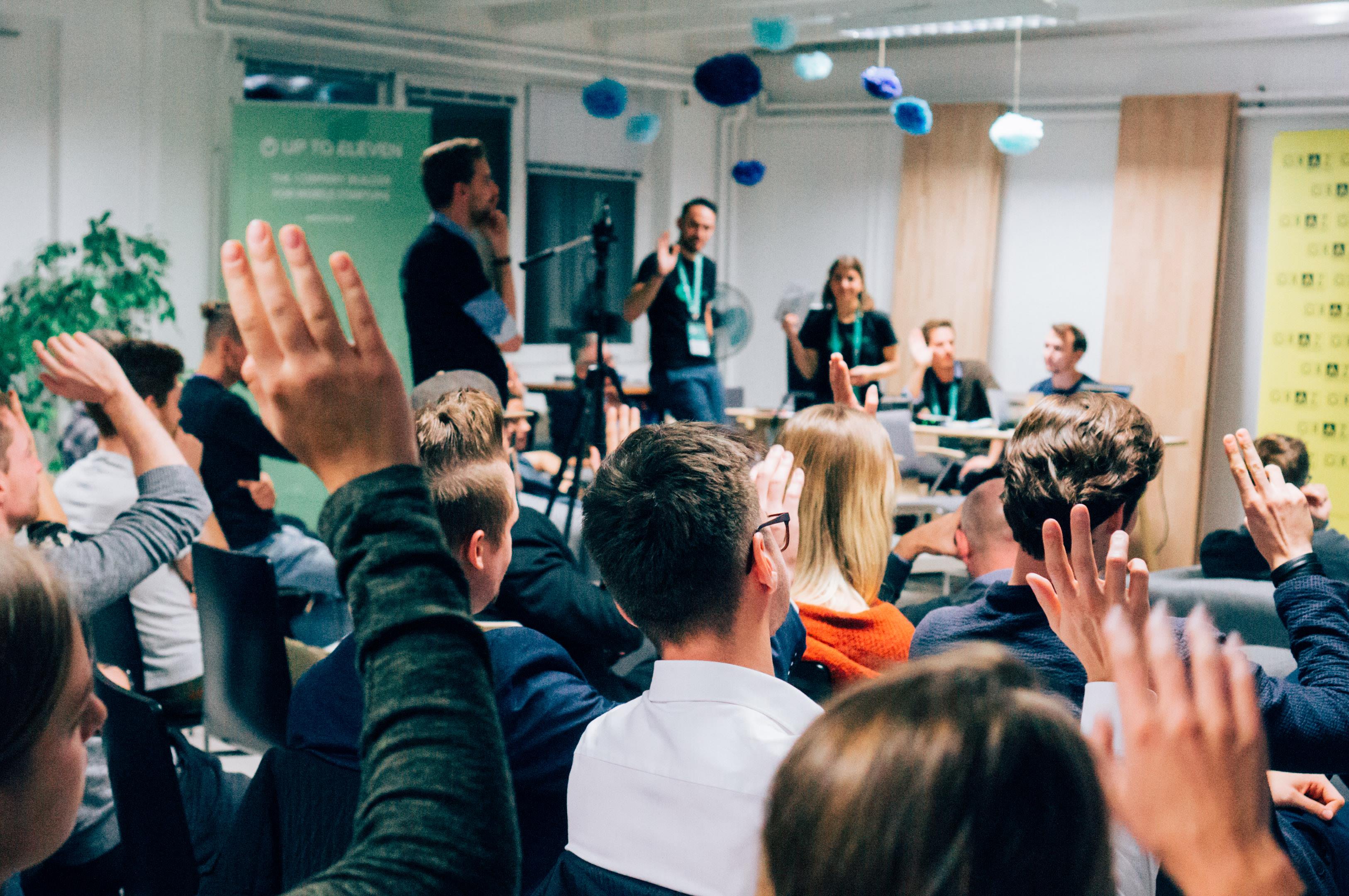 Gut besuchter Saal beim 47. Startup-Spritzer