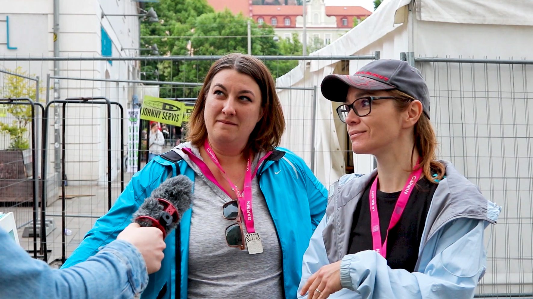 Interview mit Annenviertlerinnen über die angekündigten Neuwahlen in Österreich. - Foto: David WIestner