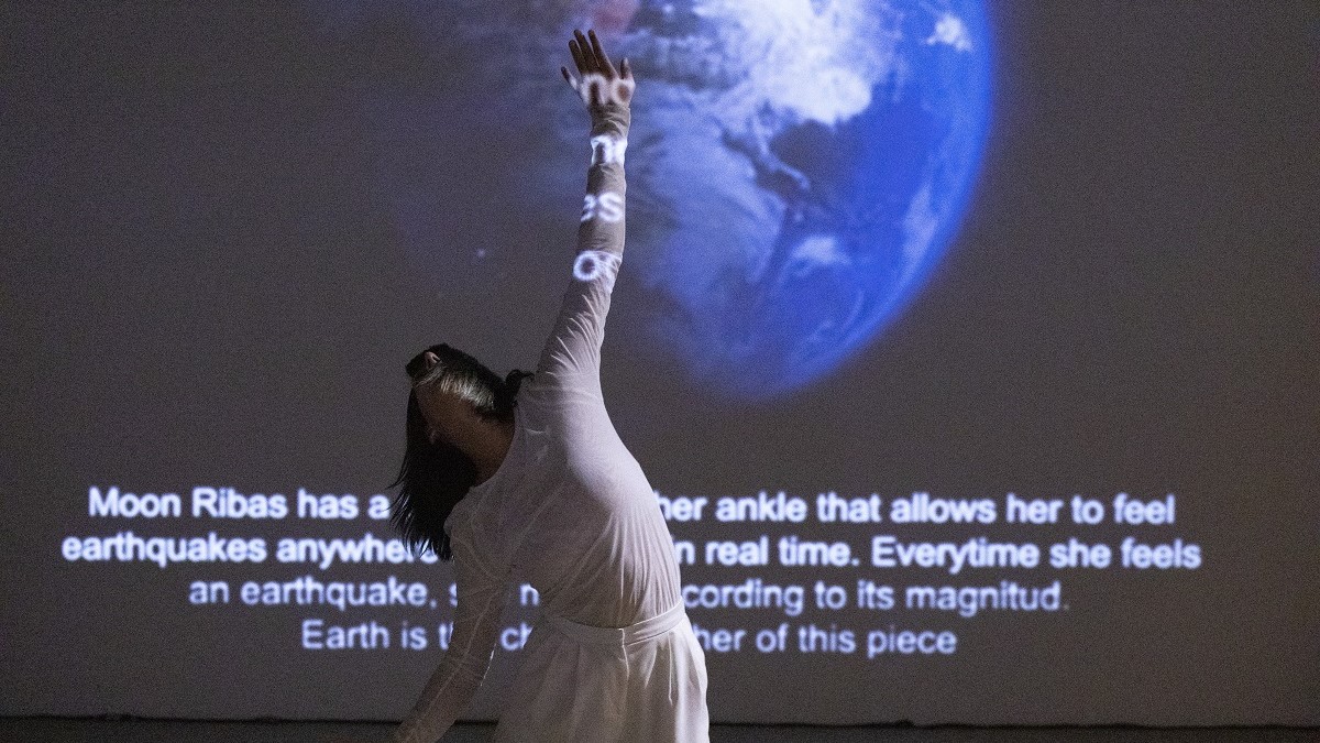 Moon Ribas während ihrer Performance im Schaumbad