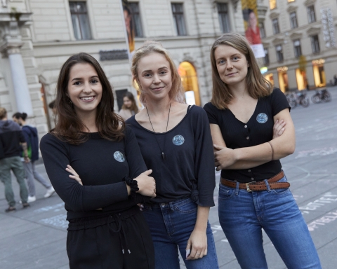 Das Team hinter Catcalls of Graz. Von links sieht man Anna Majcan, Sarah Kampitsch und Stefanie Rauch