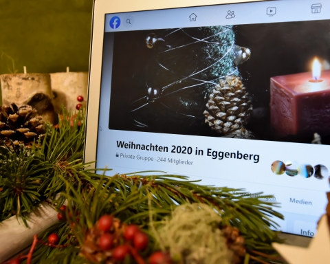 Facebook Gruppe Weihnachten 2020 in Eggenberg auf einem Tablet sichtbar
