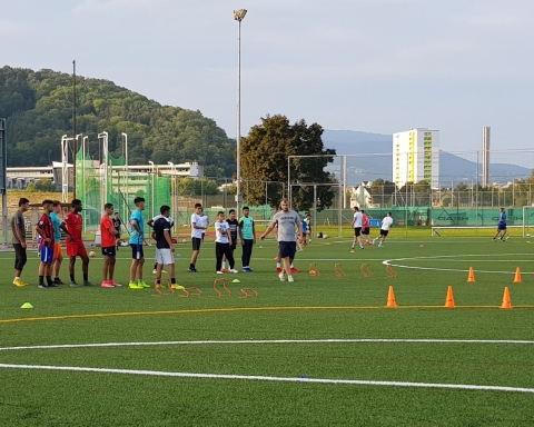 Mario Domjanic und sein Team beim Training.