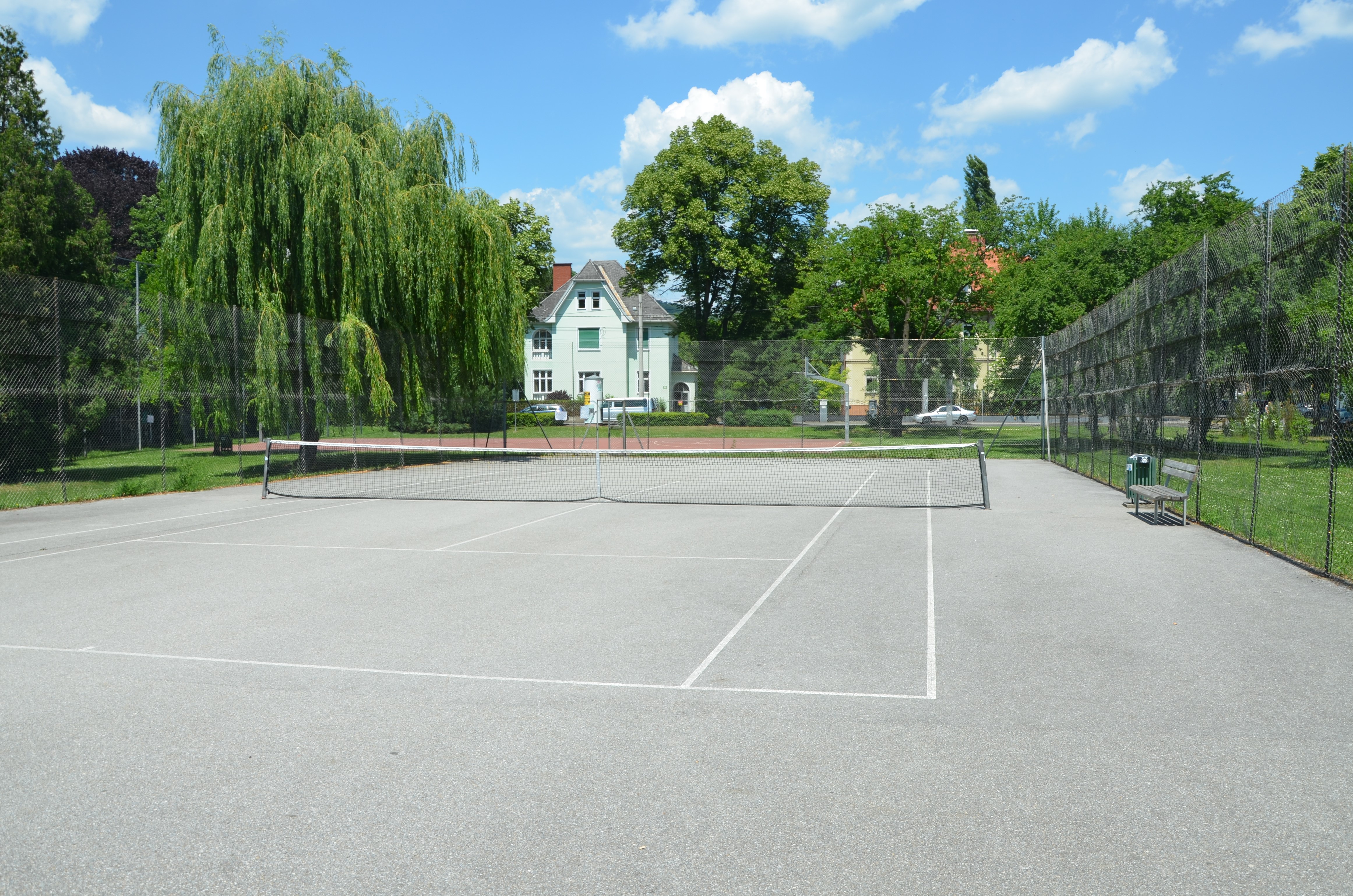 Tennisplatz Bezirkssportplatz Schutzengelkirche