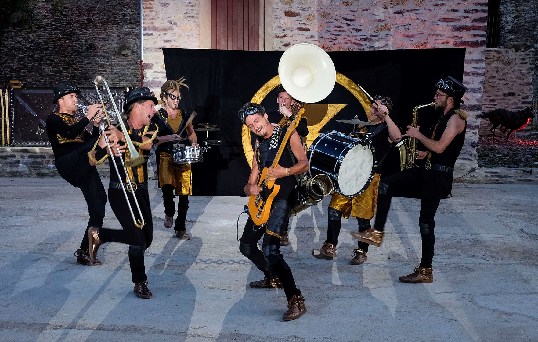 Die französische OOZ Band sieht man auch bei einem Festival im Sommer.