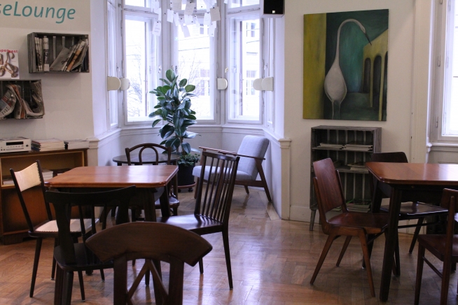Recycelte Möbel und ein ruhiges Ambiente innerhalb der Green Library