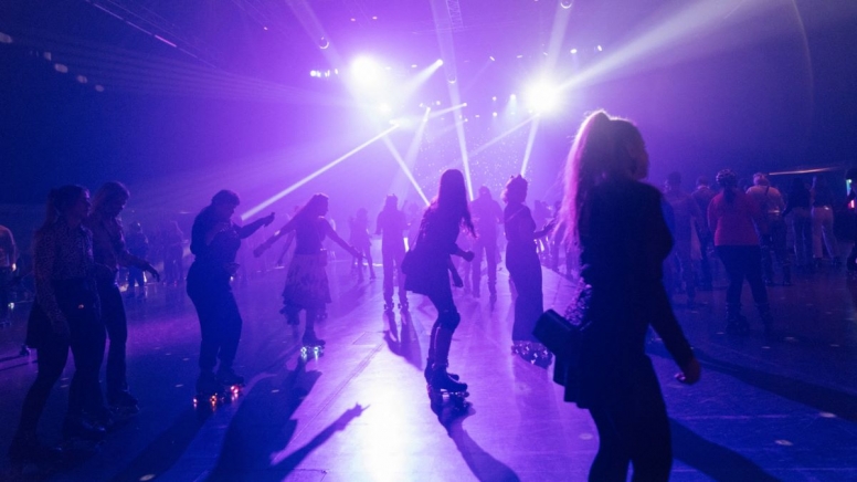 Rollerskate-Disco 2022 in der Helmut List Halle