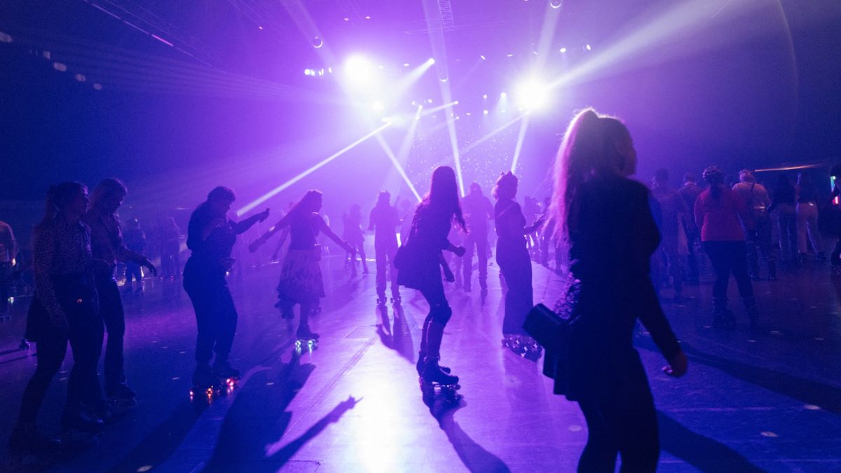 Rollerskate-Disco 2022 in der Helmut List Halle