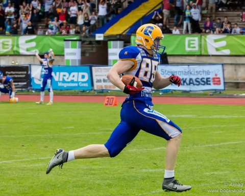 Florian Bierbaumer in Action - Foto: Arpad Kunzfeld