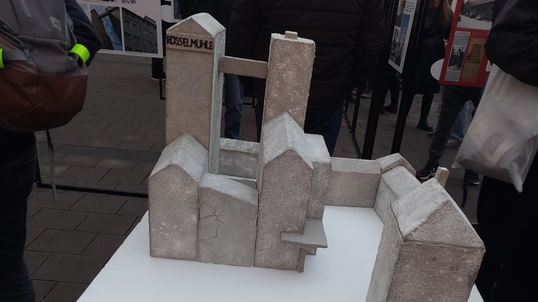 Modell der Rösselmühle aus Mehl, Grieß und Beton