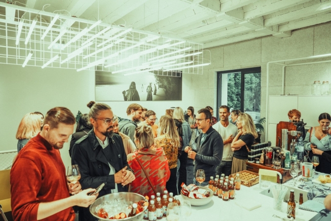 Gäste beim Crowdfunding-Launch – Foto: Tobias Juranitsch