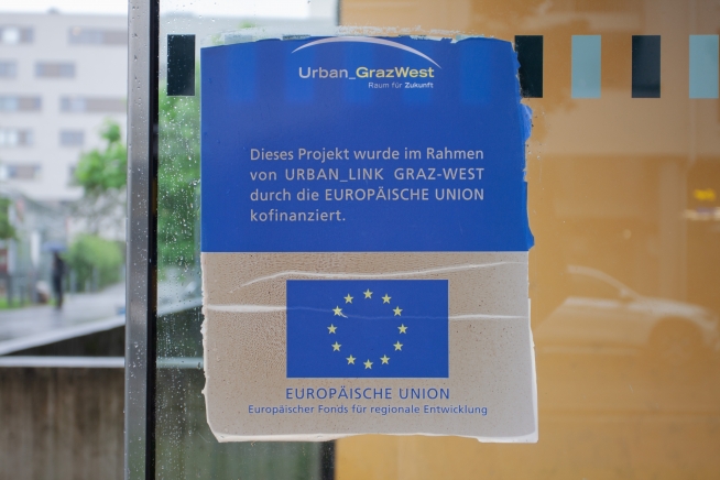 Förderhinweis an der Bibliothek Graz West - Foto: Julia Schuhmacher