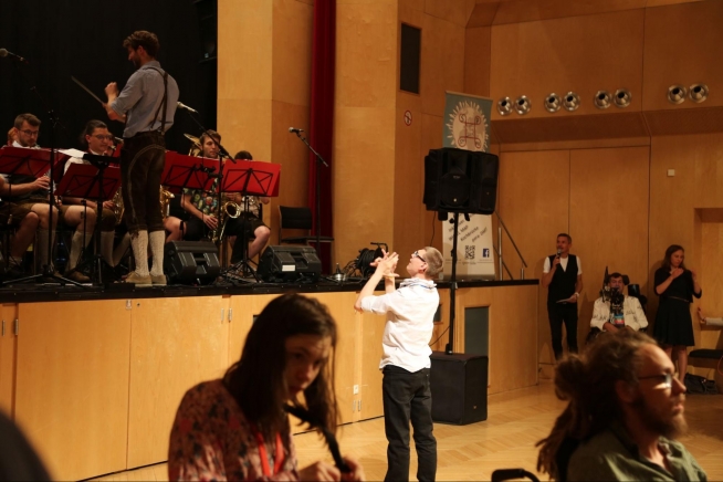Applaus für den "WIST-Haufen" -Foto:Clara Stubenrauch