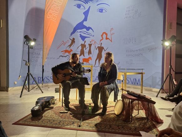 Bobby Rootveld und Sanna van Elst während des Konzerts