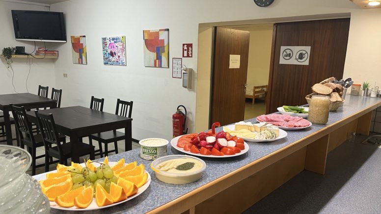 Buffet in der Winternotschlafstelle St. Lukas