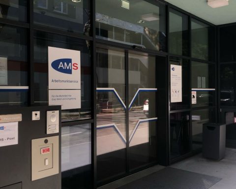 Das Arbeitsmarktservice Graz-West von außen