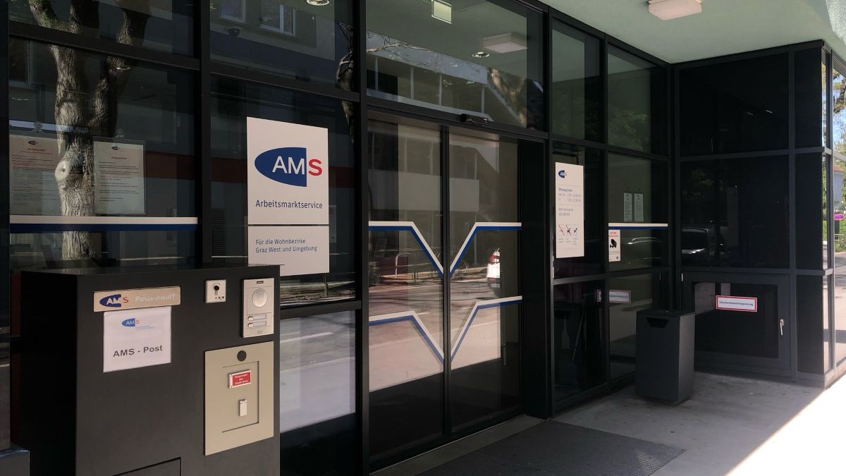 Das Arbeitsmarktservice Graz-West von außen