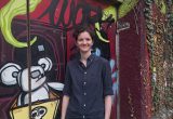Anja Burghardt vor der Postgarage