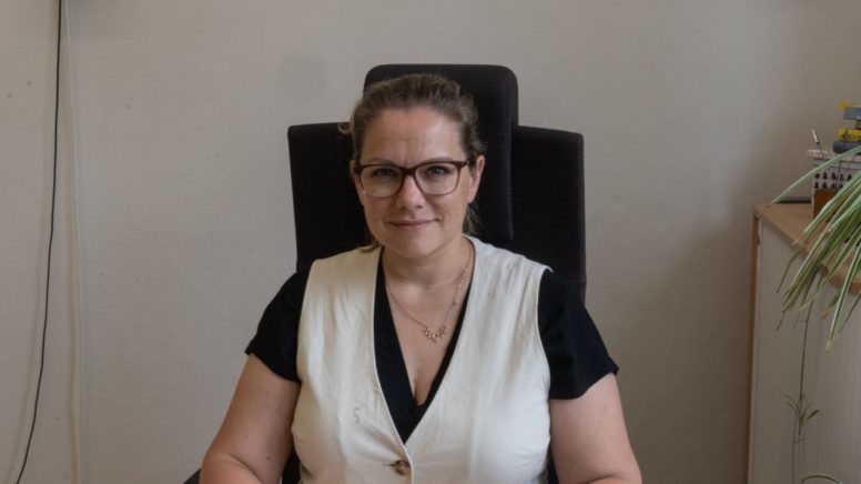 Daniela Schlüsselberger in ihrem Büro