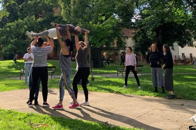 Tanz mit Hebefigur im Volksgarten