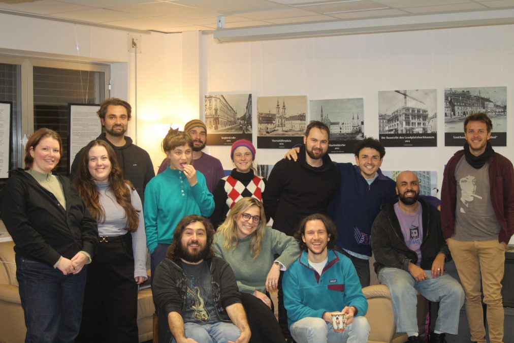 Mitglieder des Lendwirbel-Team im Stadteilzentrum Lend bei einem Netzwerktreffen