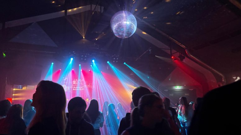 One-Direction-Fans feiern im PPC