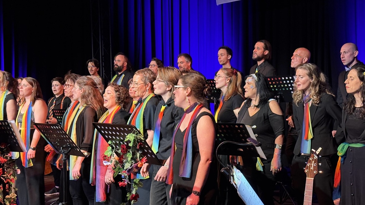 Ein Auftritt des Regenbogenchors.