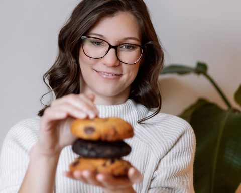 Claudia Haas präsentiert ihre Cookie Kreationen.